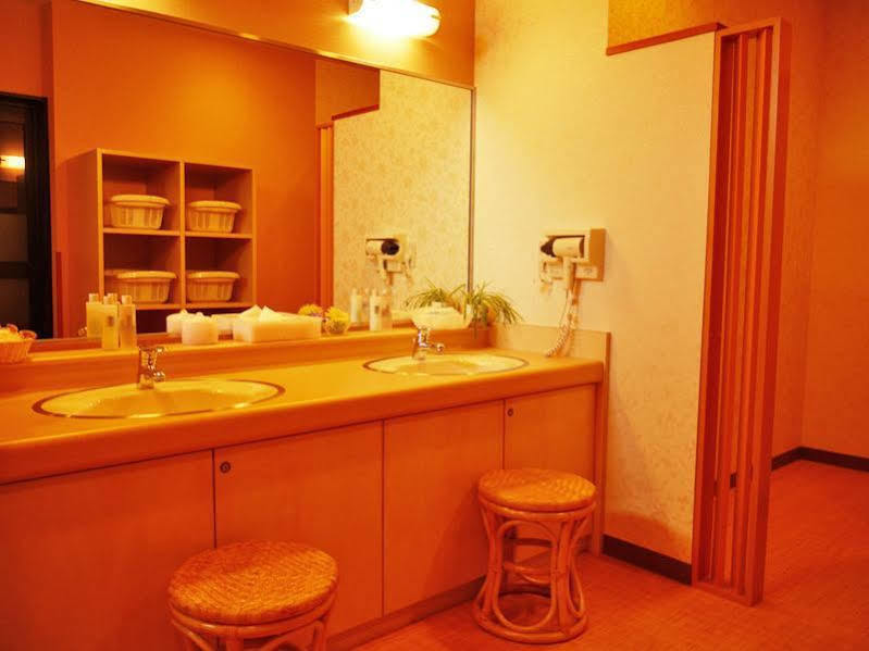 Hotel Route-Inn Aizuwakamatsu Buitenkant foto